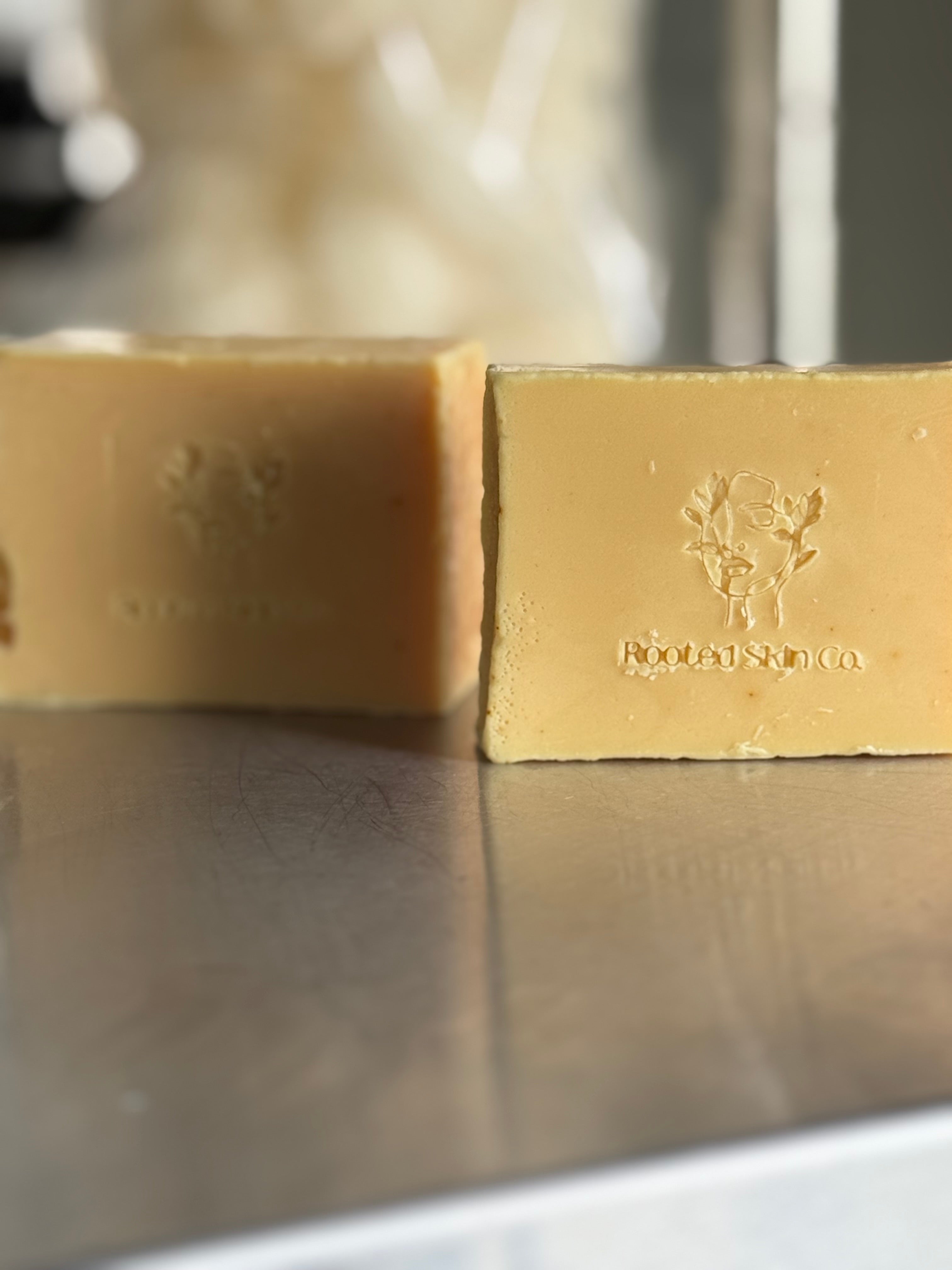 Natural Tumeric Luffa Exfoliating Soap: Body Bar