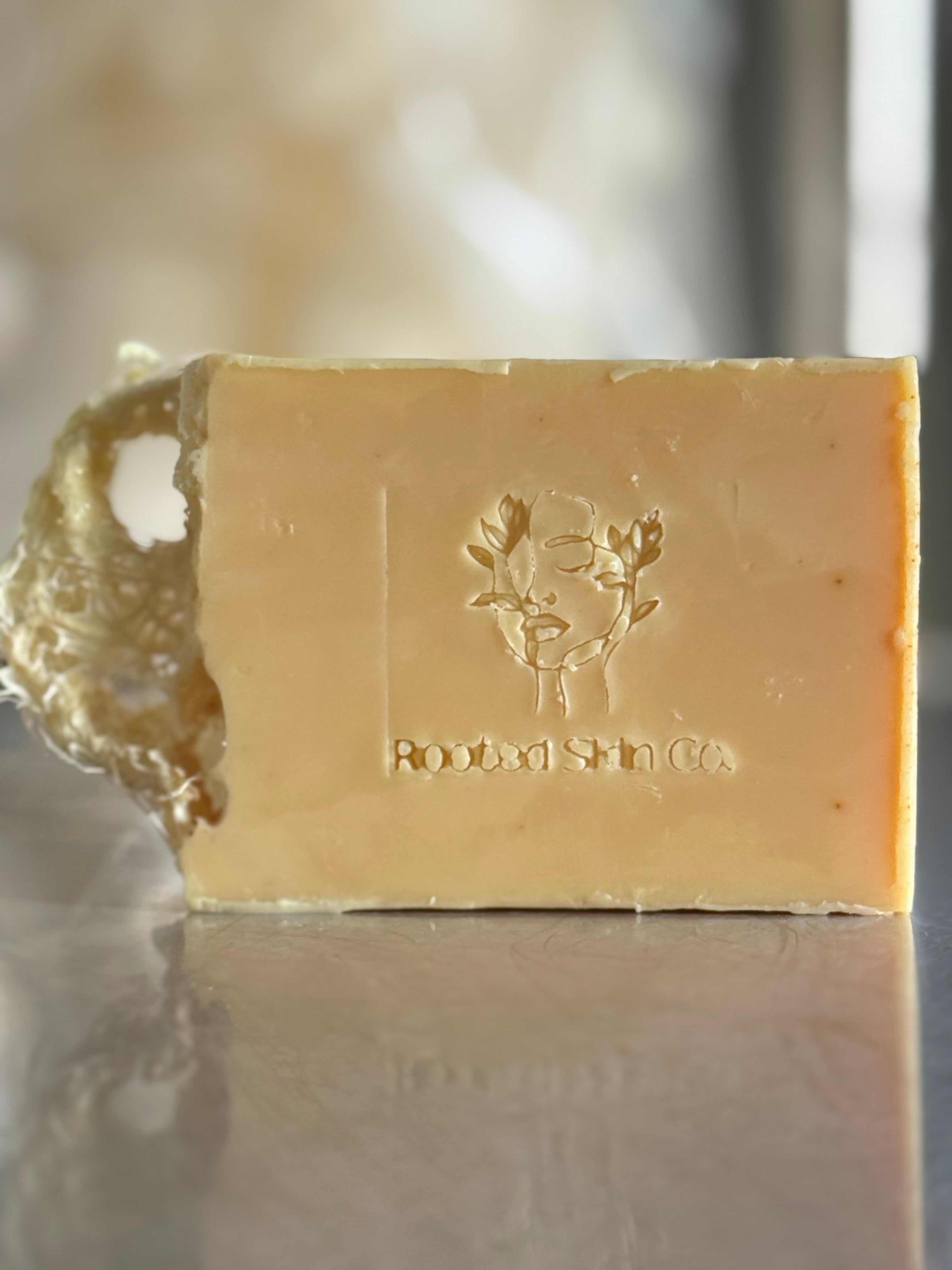Natural Tumeric Luffa Exfoliating Soap: Body Bar
